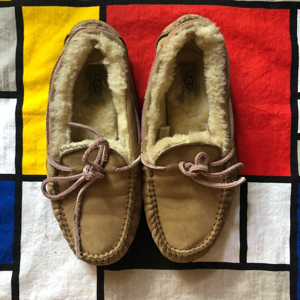 UGG moccasin!!